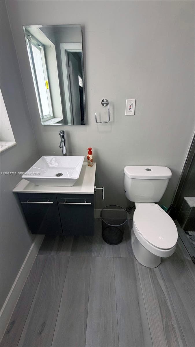 10455 SW 42nd Ter, Miami FL 33165 — 16