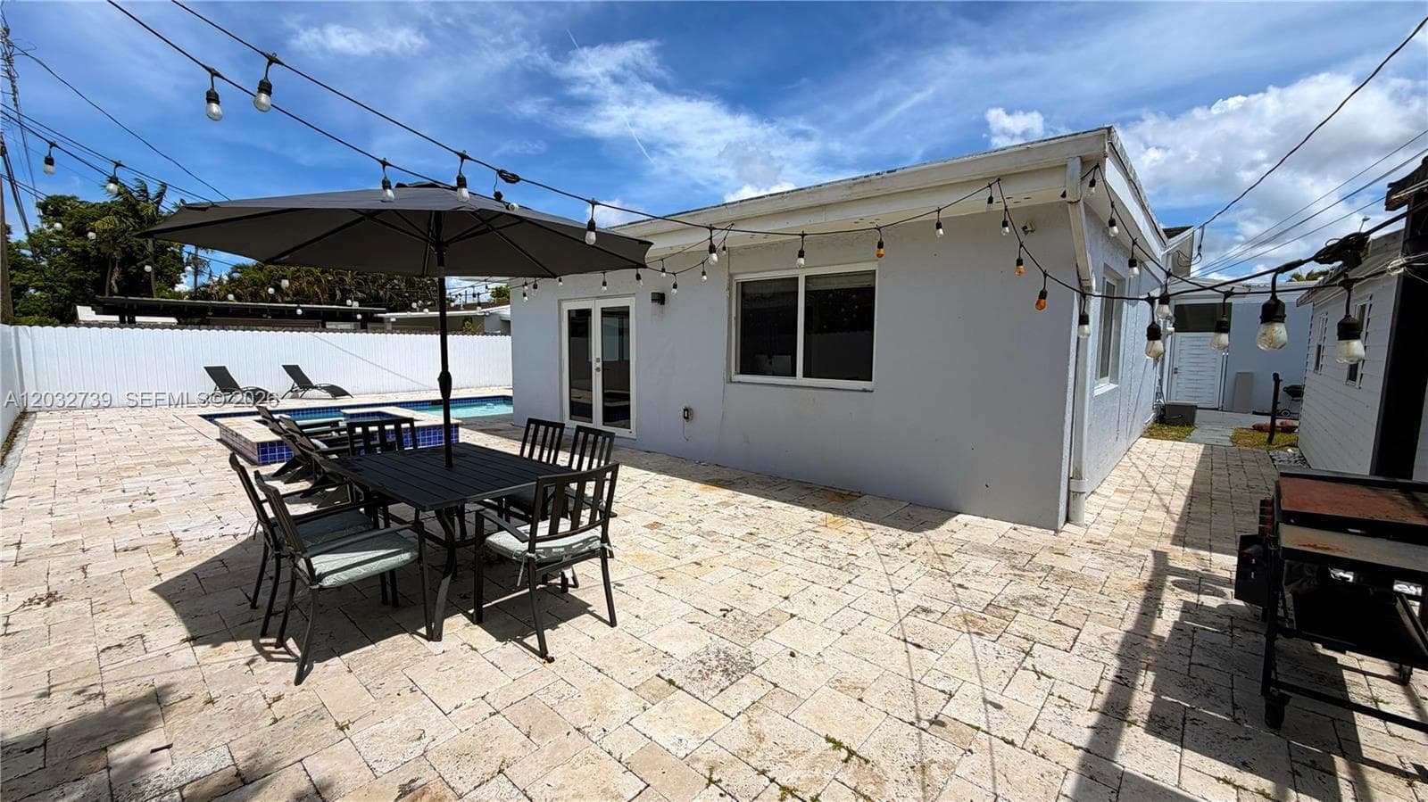 10455 SW 42nd Ter, Miami FL 33165 — 40