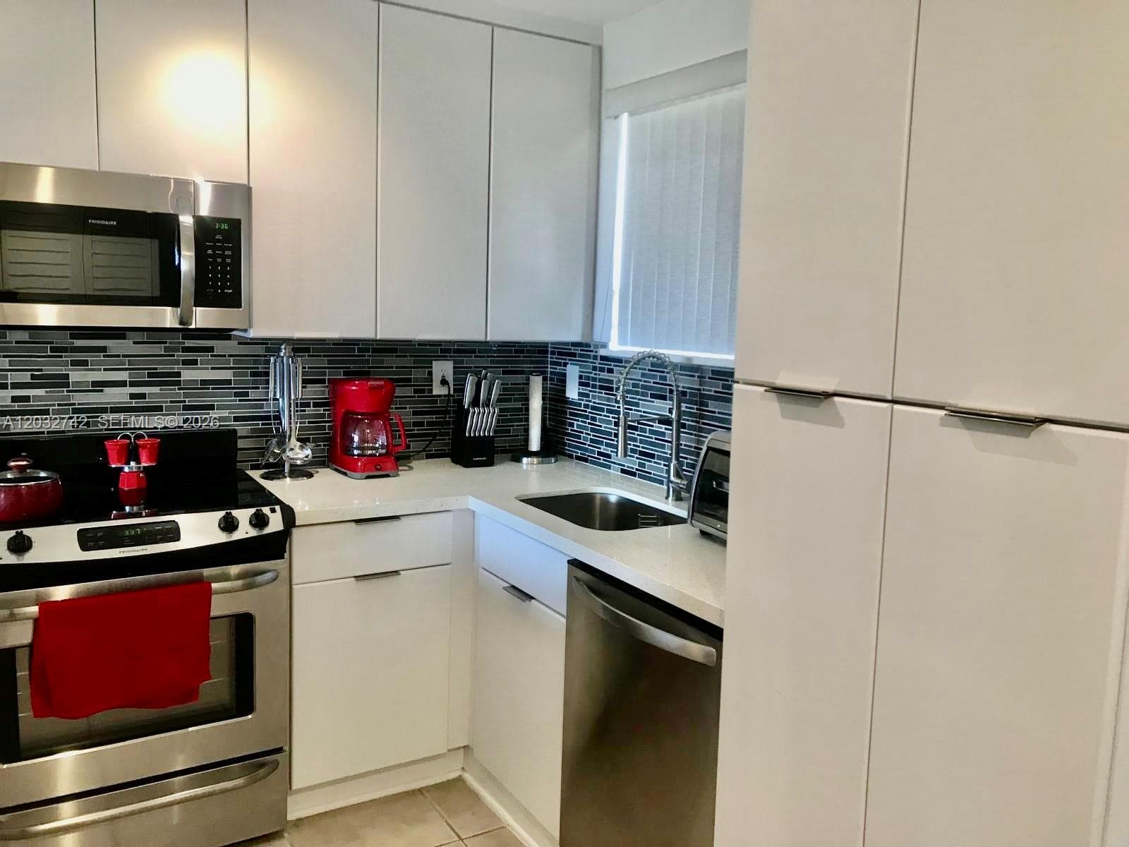 14951 SW 82nd Ln # 405, Miami FL 33193 — 13