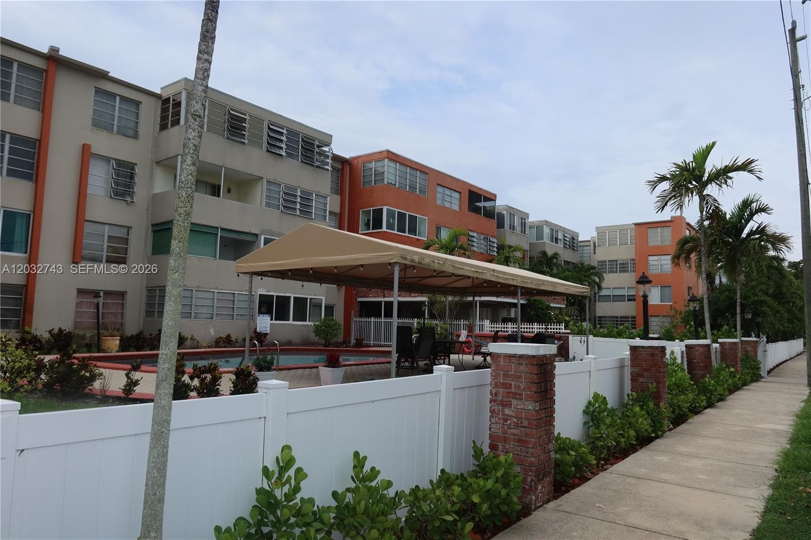 1850 NE 169th St # 312, North Miami Beach FL 33162 — 3