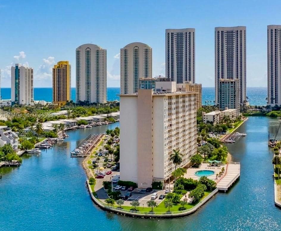 400 Kings Point Dr # 309, Sunny Isles Beach FL 33160 — 1