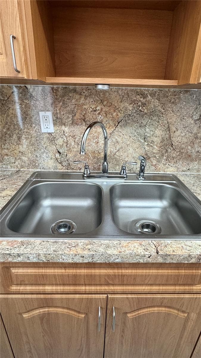 1154 W 35th St # 102, Hialeah FL 33012 — 12