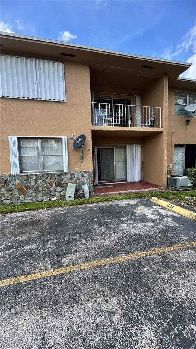1154 W 35th St # 102, Hialeah FL 33012 — 22