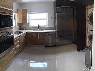 3 Farrey Ln # 3, Miami Beach FL 33139 — 2