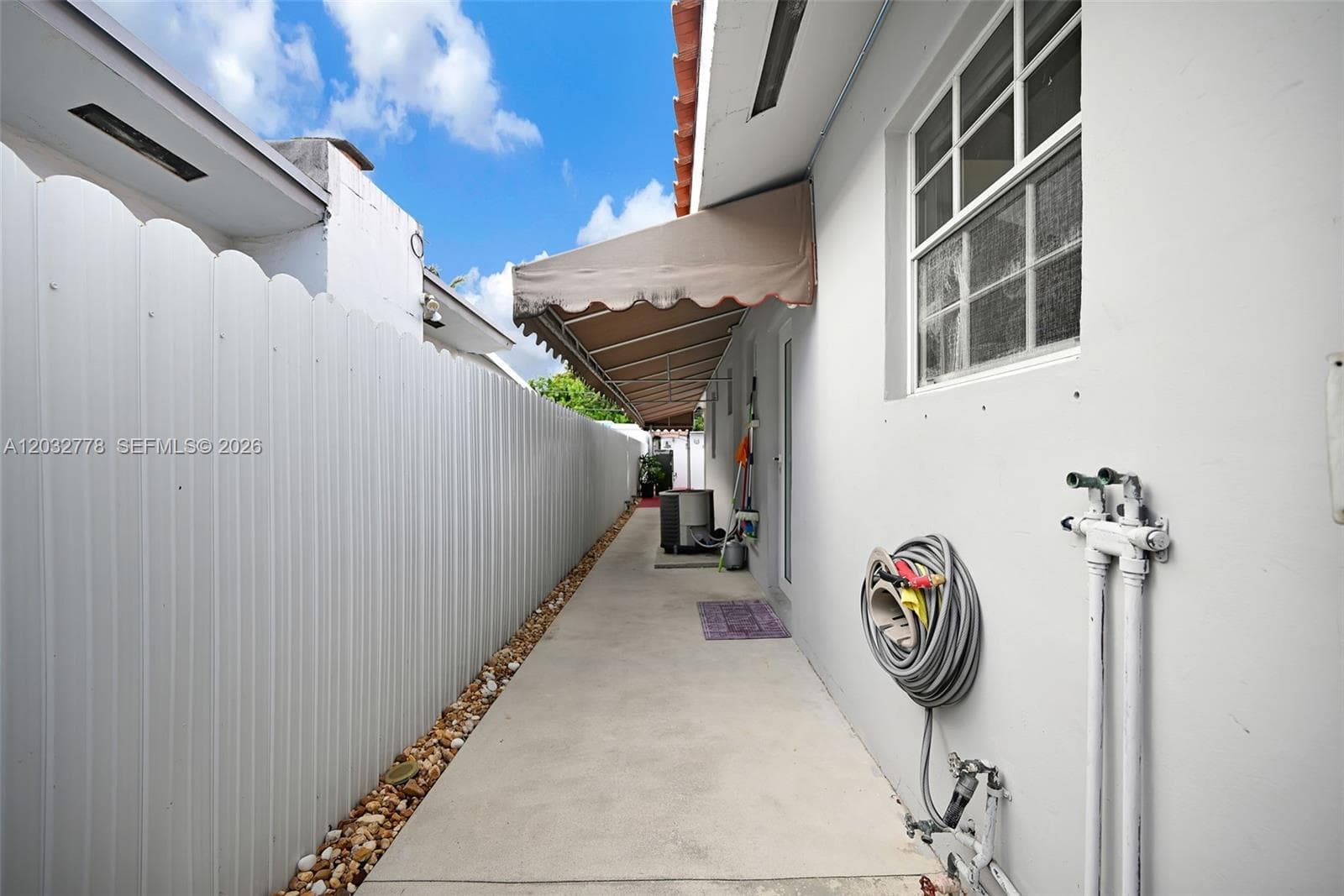 451 E 37th St, Hialeah FL 33013 — 32