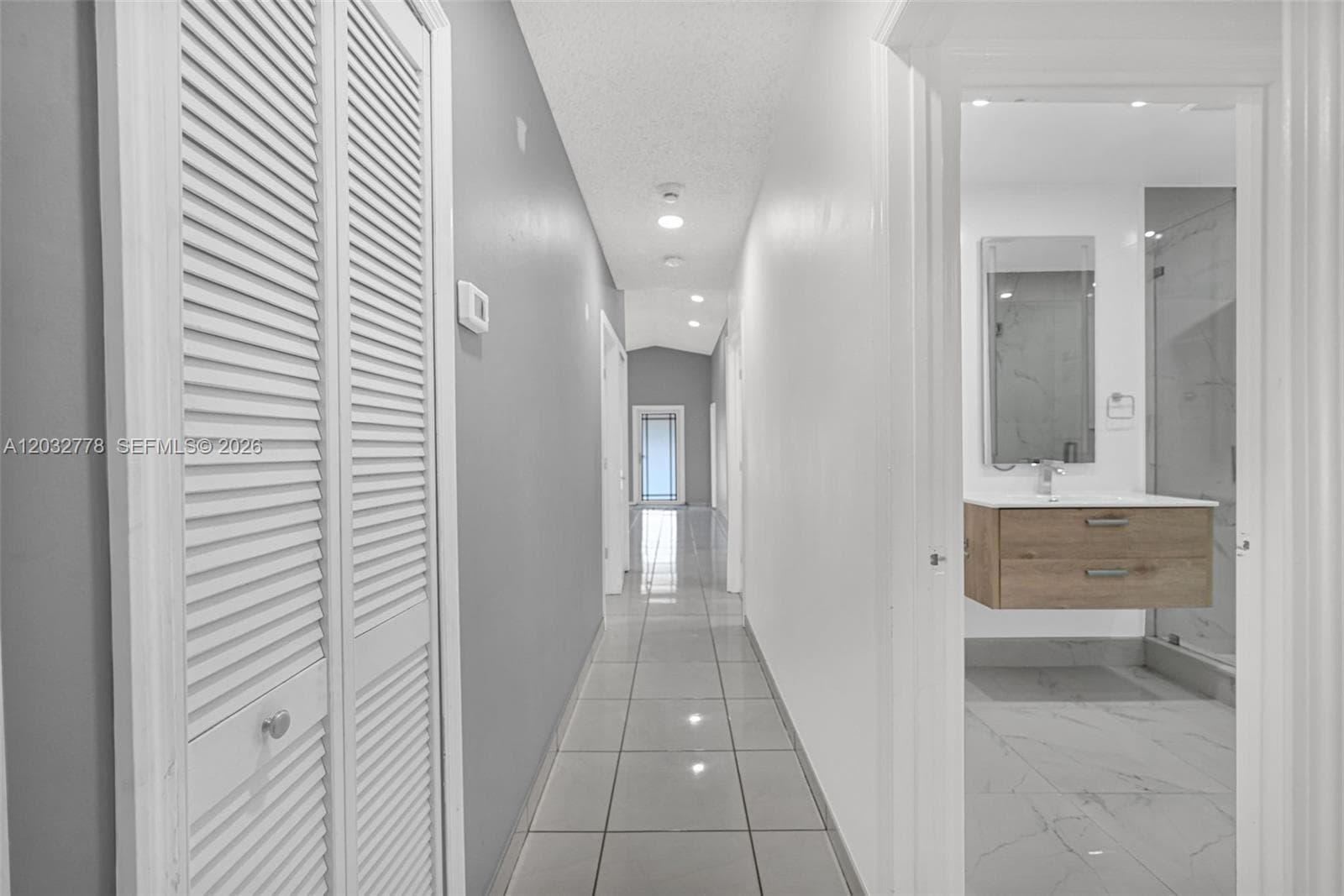 451 E 37th St, Hialeah FL 33013 — 14