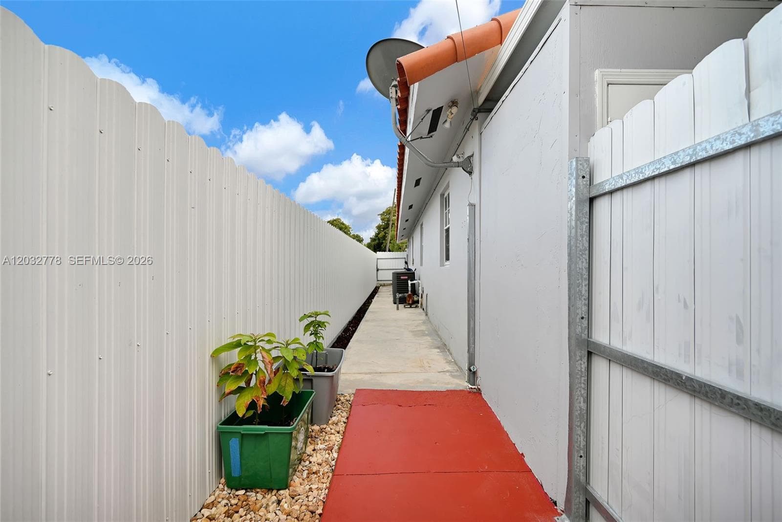 451 E 37th St, Hialeah FL 33013 — 31