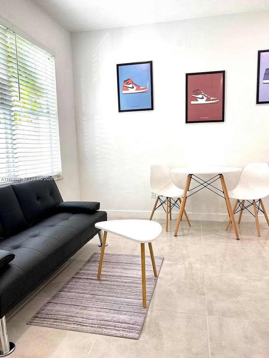 319 W 28th St # 9, Miami Beach FL 33140 — 6