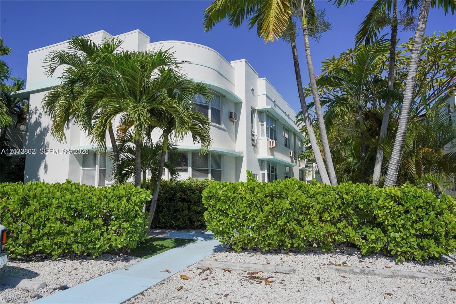 319 W 28th St # 9, Miami Beach FL 33140 — 12