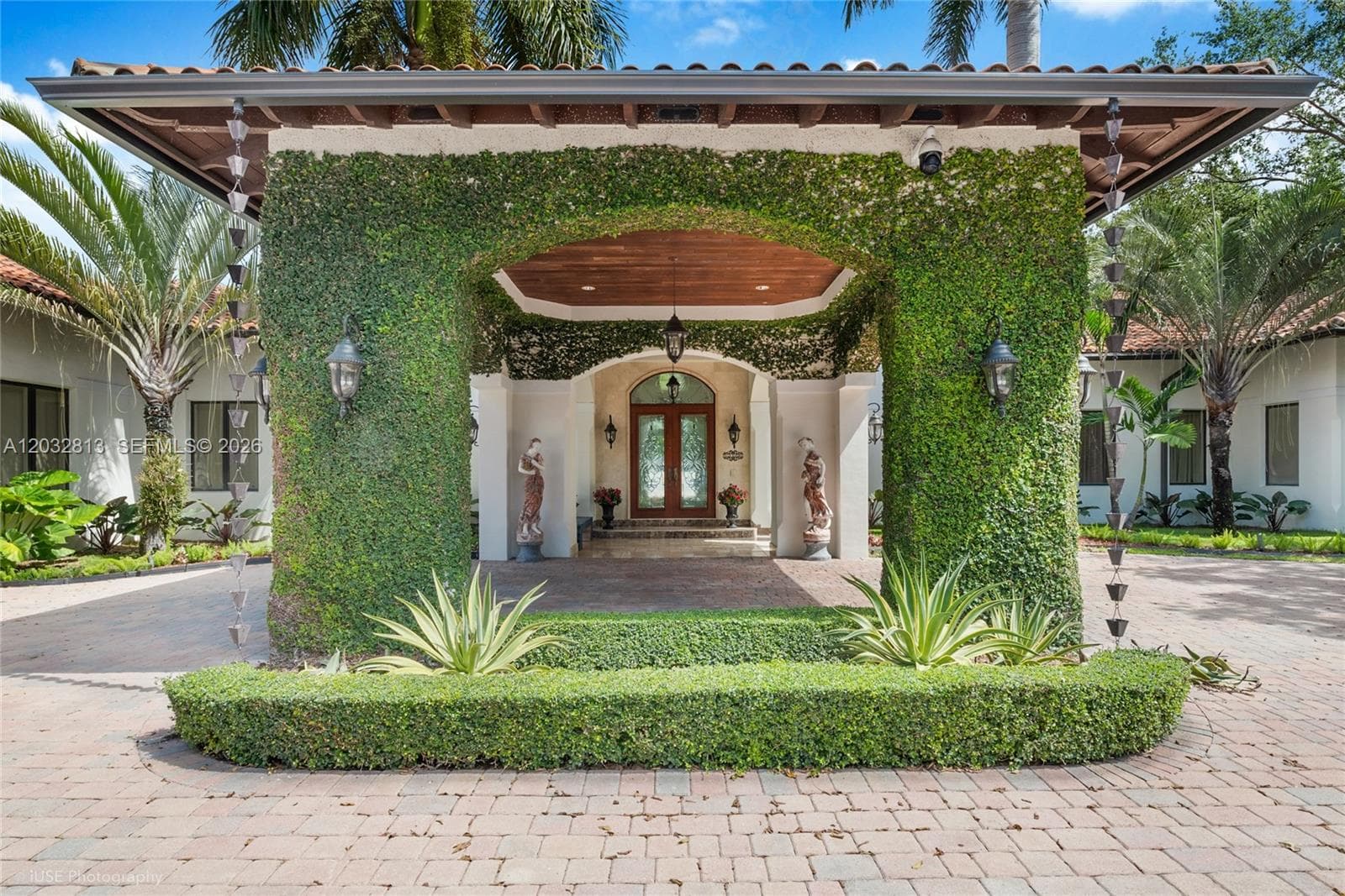 7405 SW 104th St, Pinecrest FL 33156 — 1