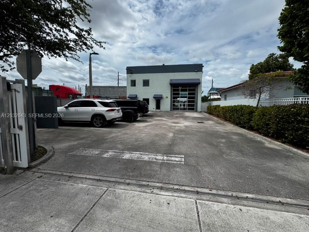 10810 NW 22nd St, Sweetwater FL 33172 — 2