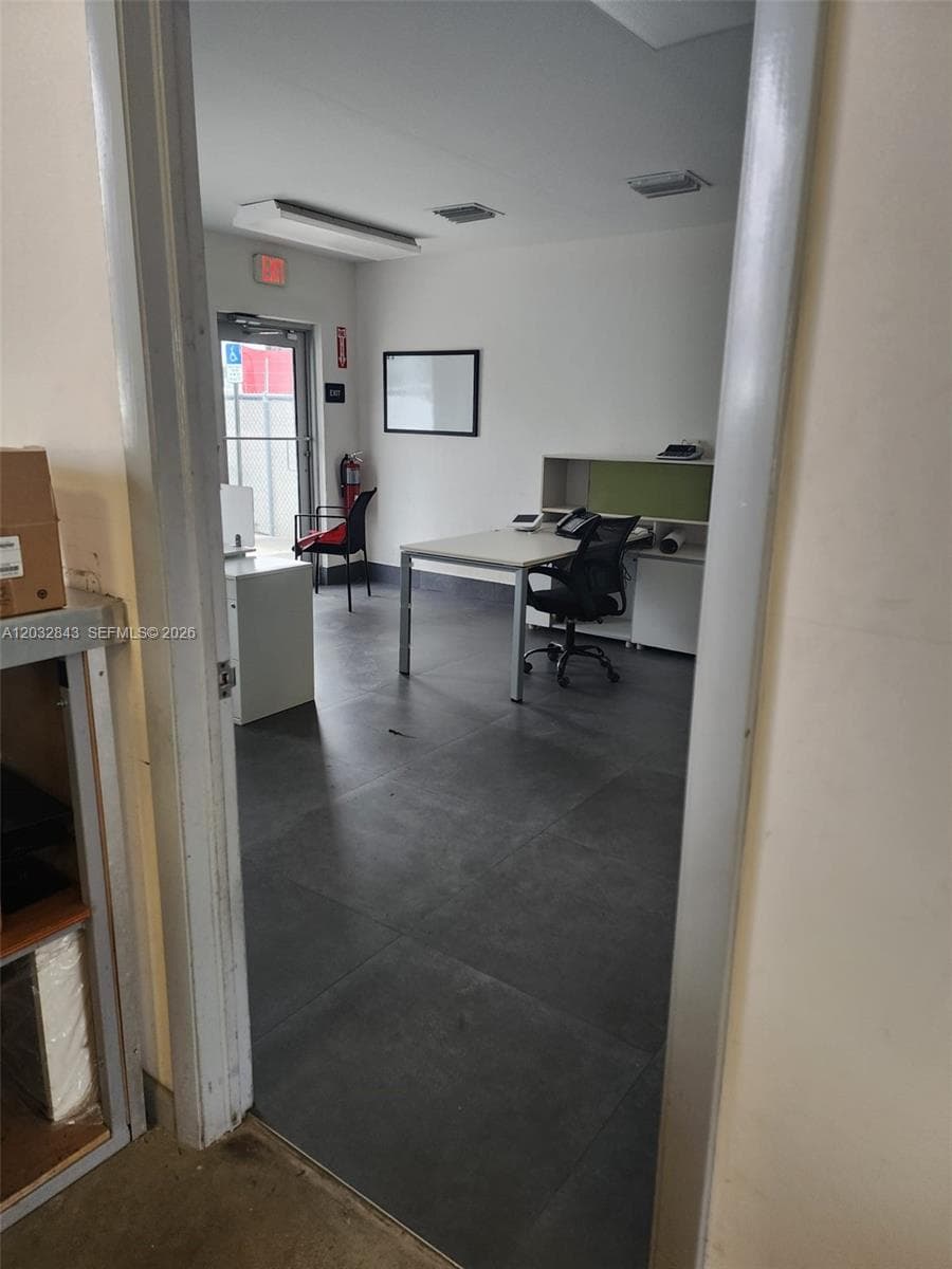 10810 NW 22nd St, Sweetwater FL 33172 — 6