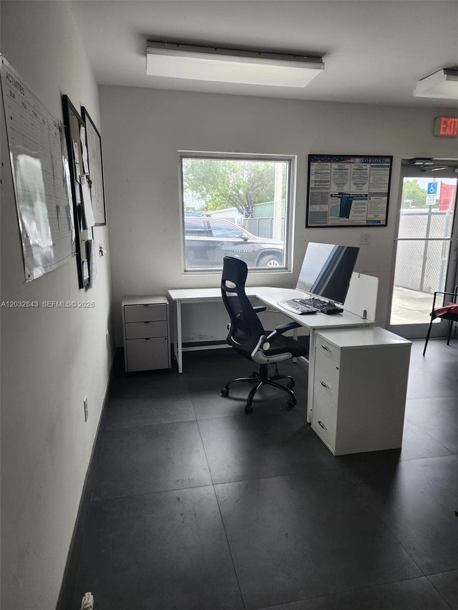 10810 NW 22nd St, Sweetwater FL 33172 — 5