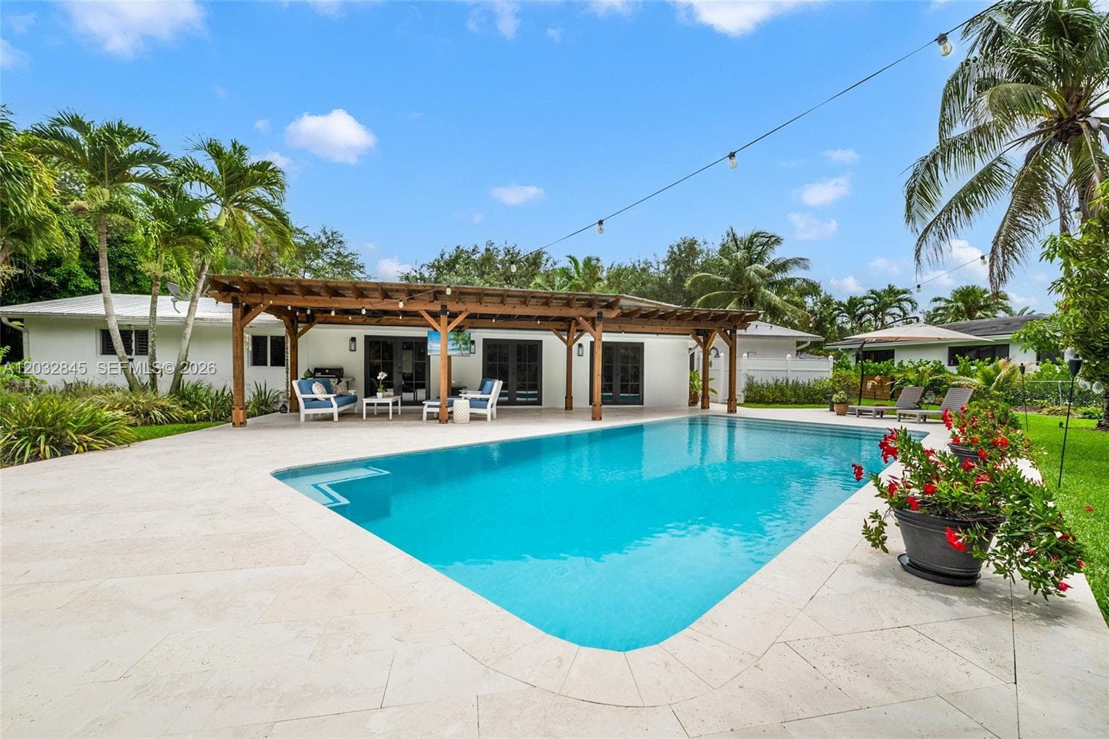 7345 SW 122nd St, Pinecrest FL 33156 — 24