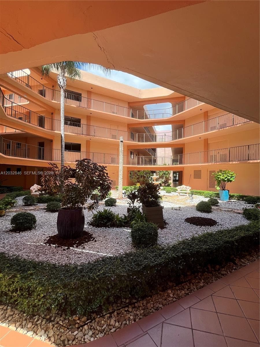 8600 SW 133rd Ave Rd # 304, Miami FL 33183 — 3