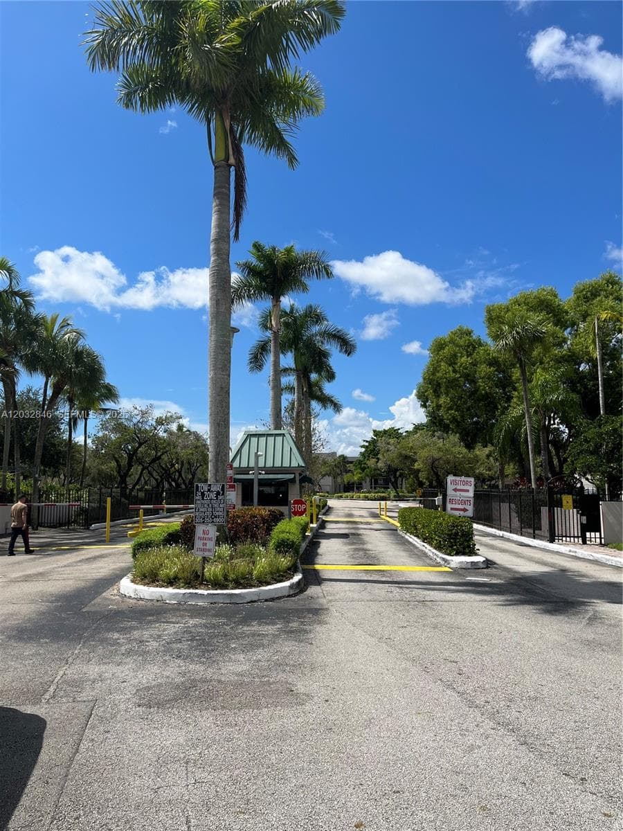 8600 SW 133rd Ave Rd # 304, Miami FL 33183 — 5