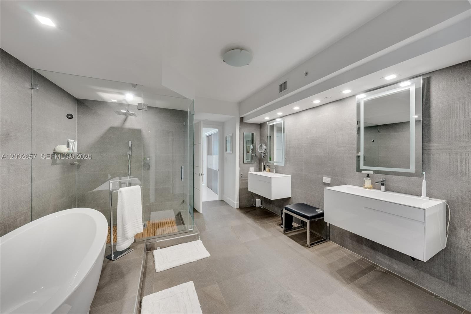 3201 NE 183rd St # 1806, Aventura FL 33160 — 18