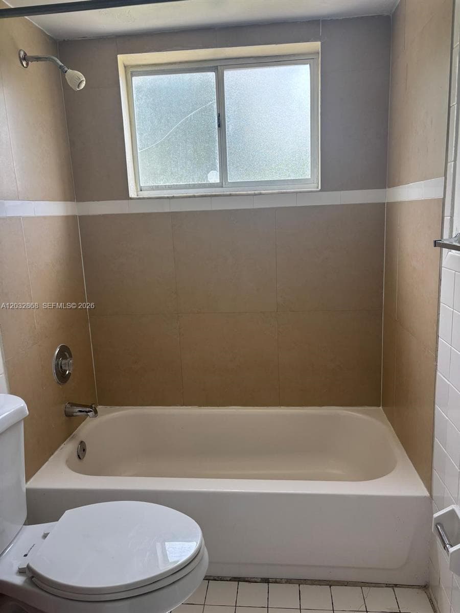 2925 W 80th St # 101, Hialeah FL 33018 — 8