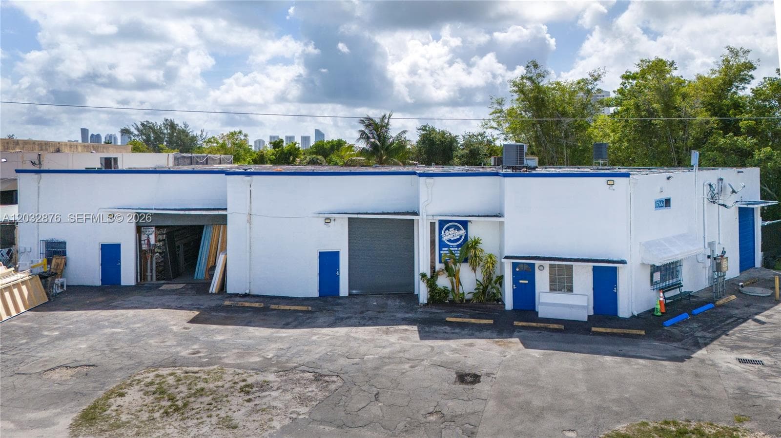15221 NE 21st Ave, North Miami Beach FL 33162 — 5
