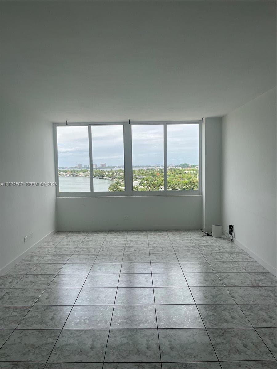 7441 Wayne Ave # 8B, Miami Beach FL 33141 — 2