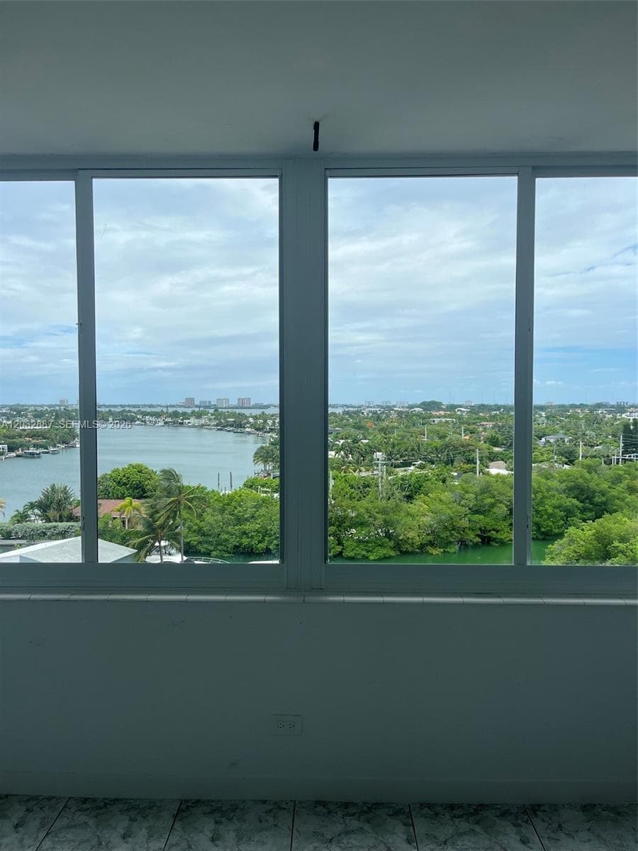 7441 Wayne Ave # 8B, Miami Beach FL 33141 — 4