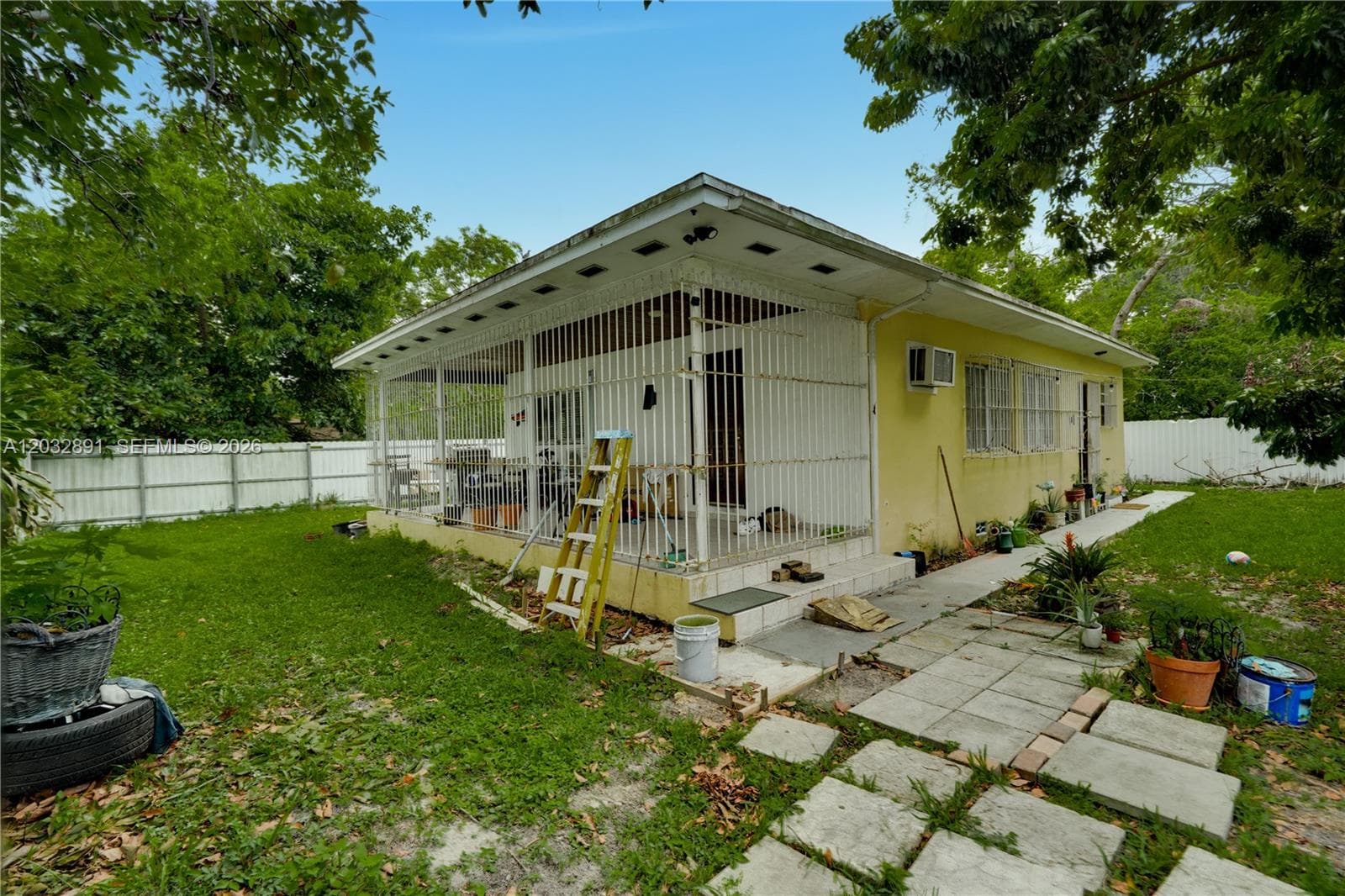5860 SW 19th St, Miami FL 33155 — 8