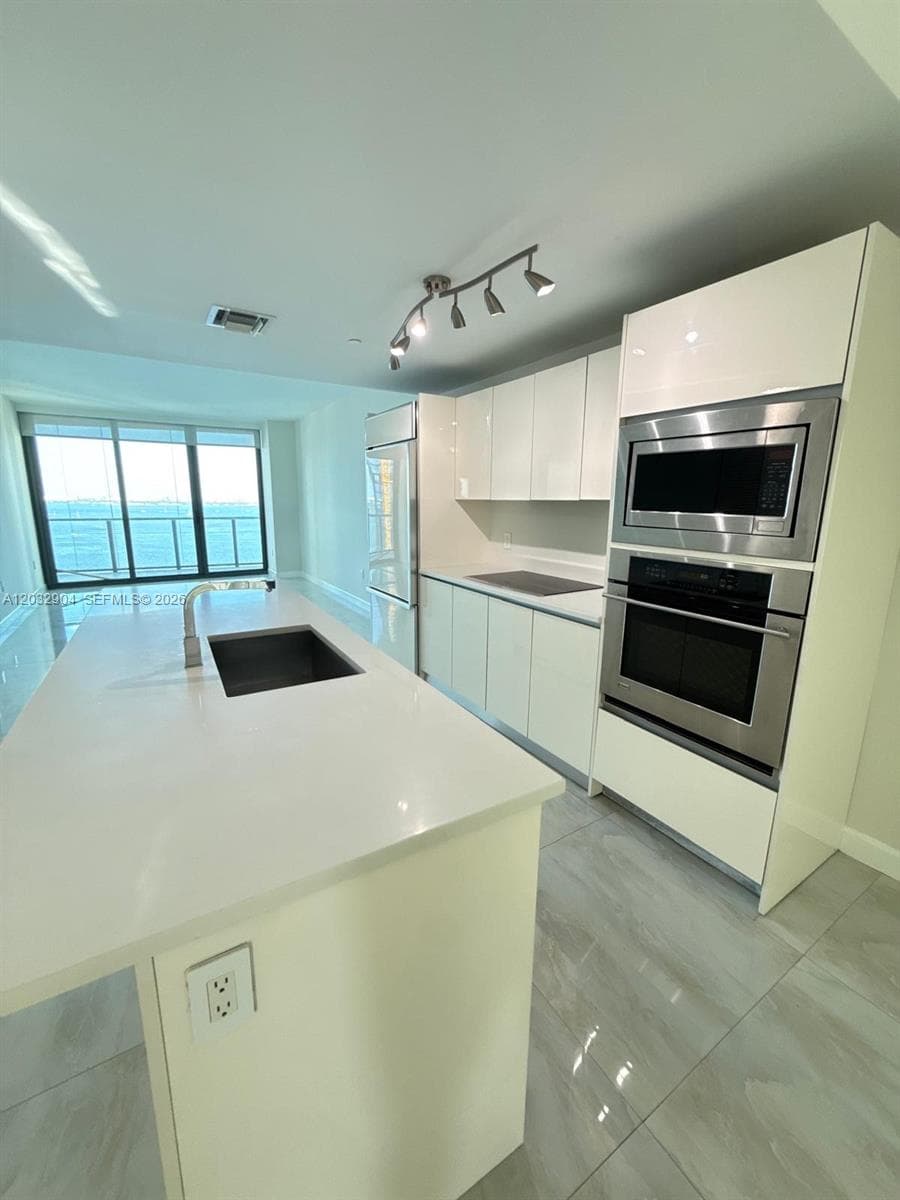 460 NE 28th St # 1907, Miami FL 33137 — 4