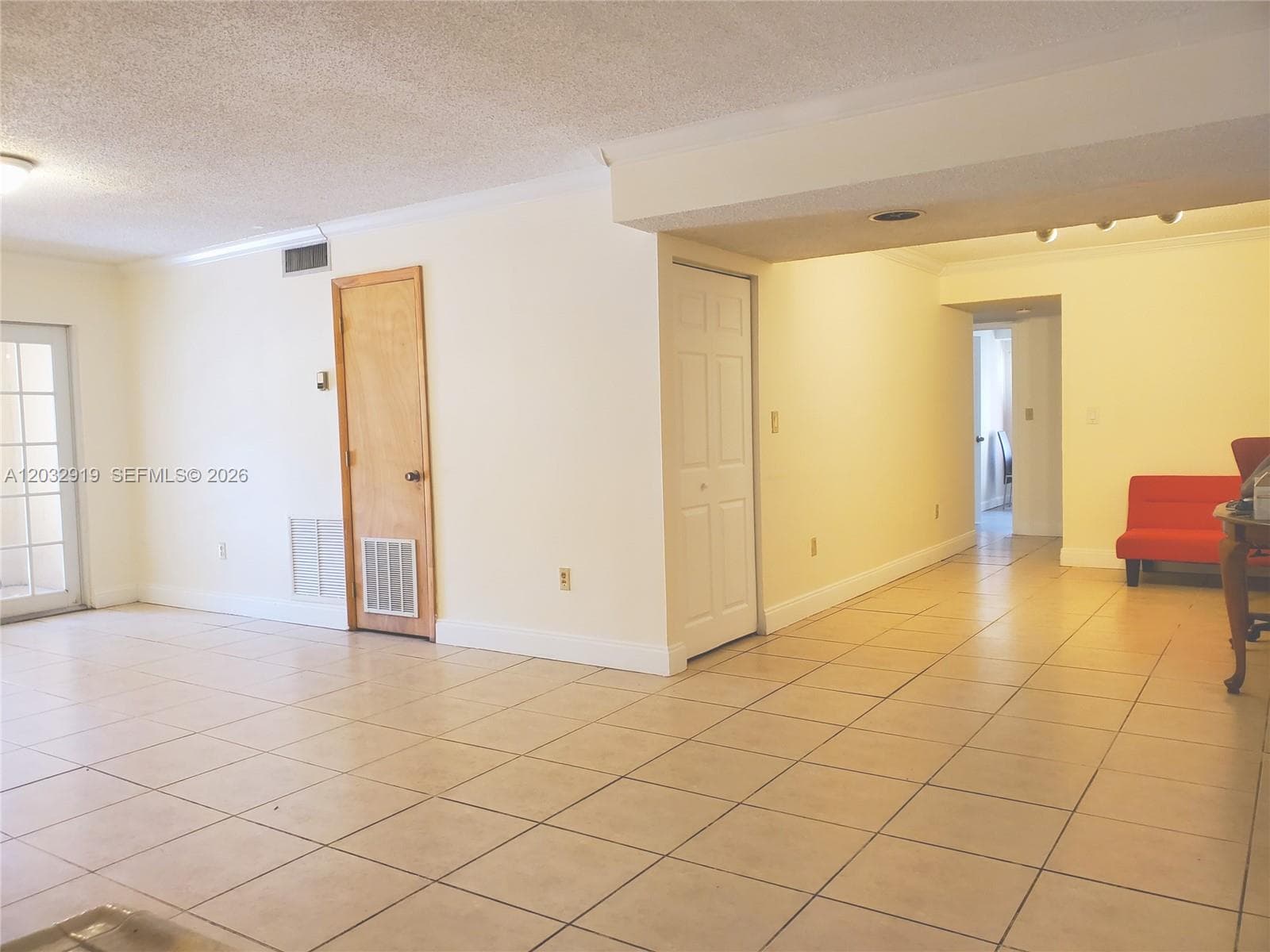 250 NW 107th Ave # 106, Miami FL 33172 — 4