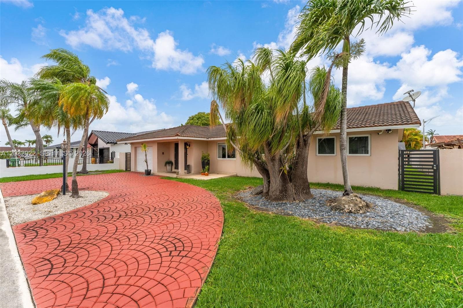 14061 SW 39th St, Miami FL 33175 — 2