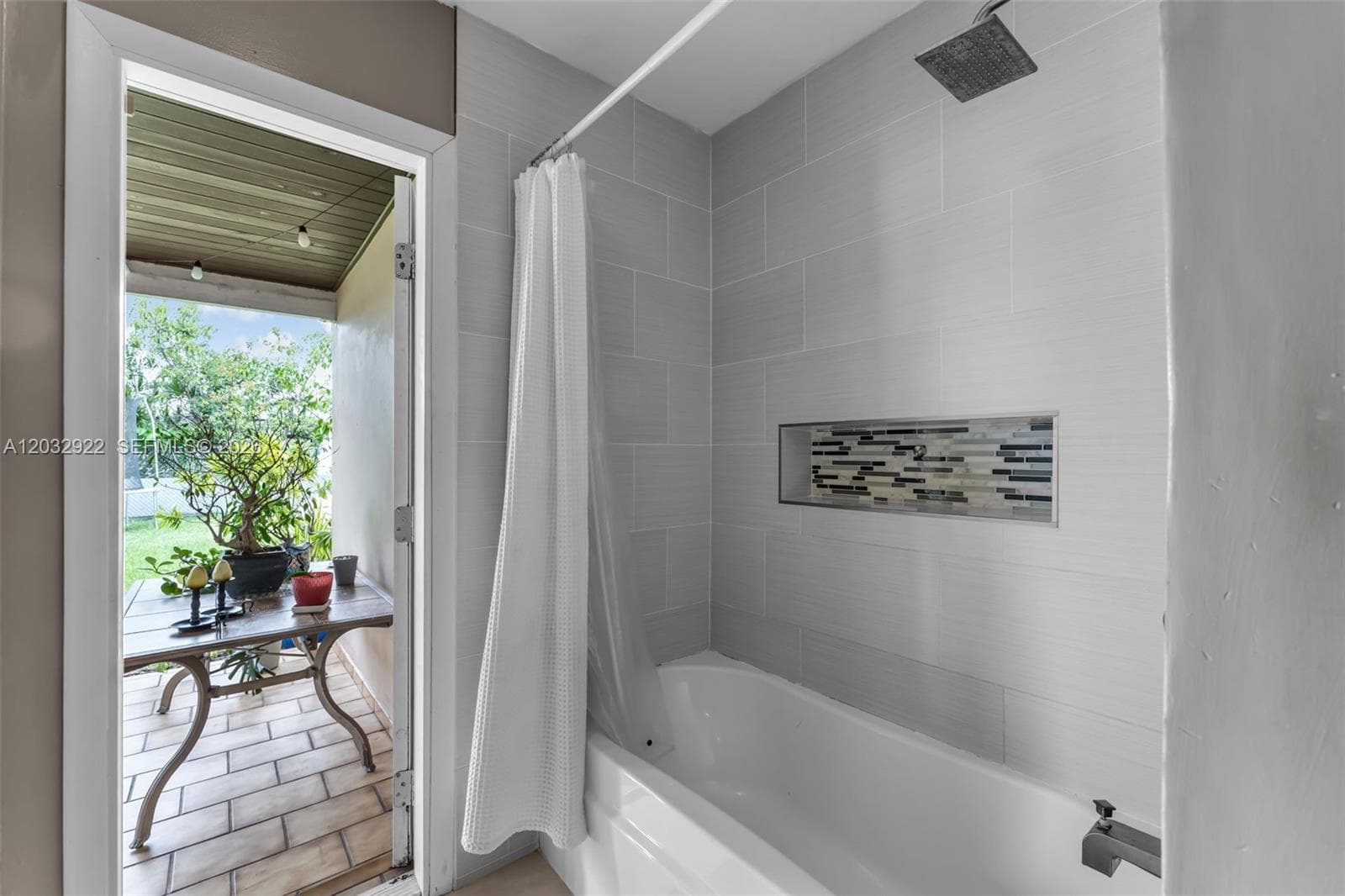14061 SW 39th St, Miami FL 33175 — 15