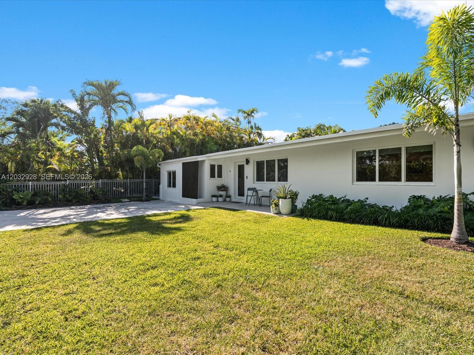 1945 Alamanda Dr, North Miami FL 33181 — 1