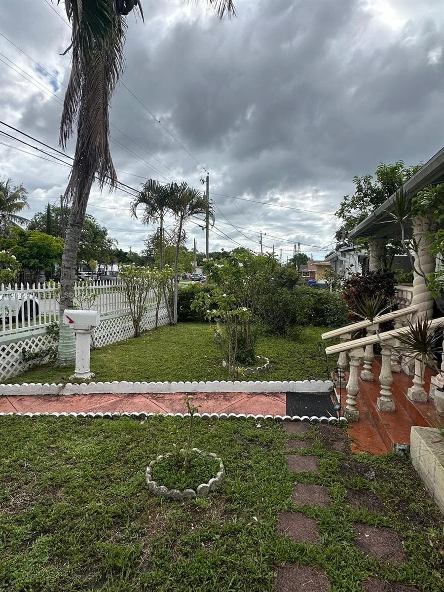 1376 NW 45th St, Miami FL 33142 — 2