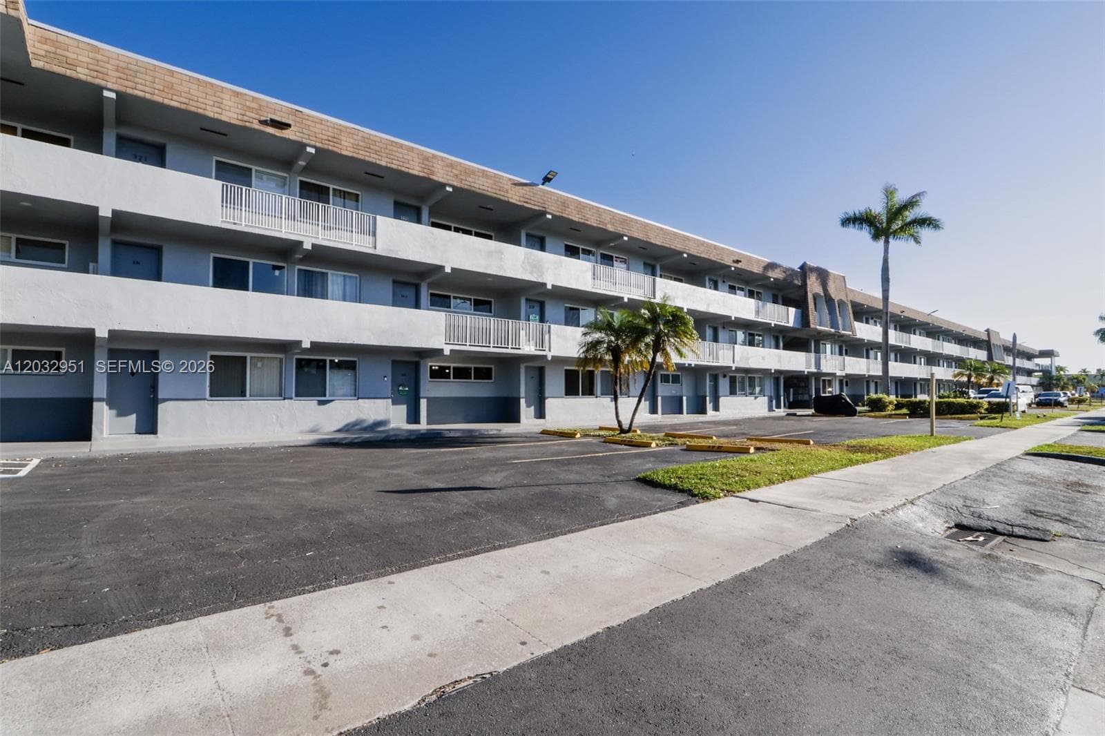 11195 SW 1st St # 119, Miami FL 33174 — 24