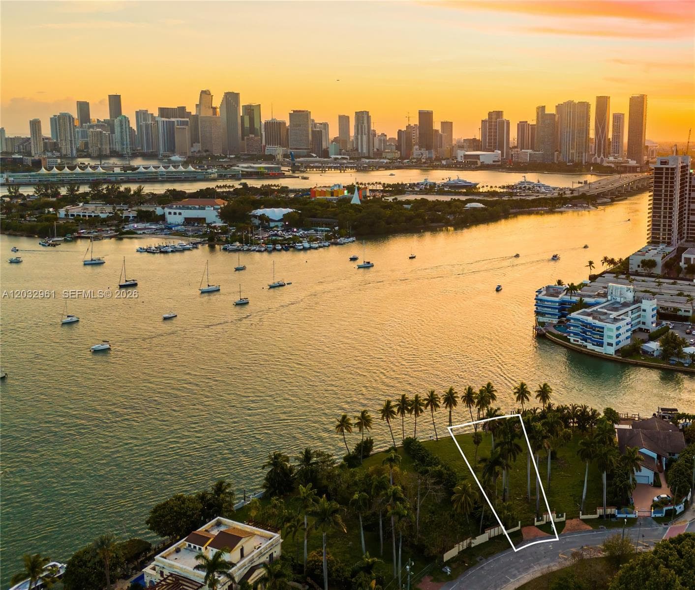 1228 S Venetian Way, Miami FL 33139 — 2