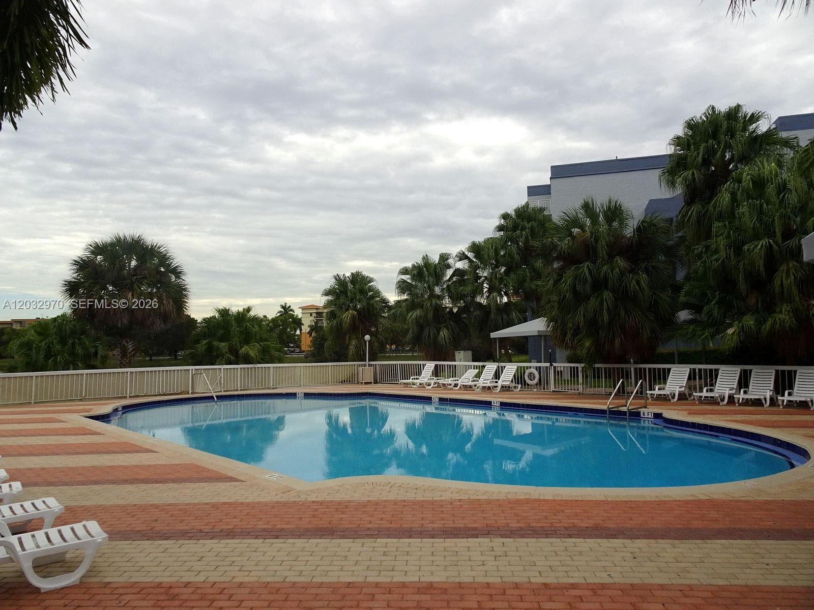 9359 N Fontainebleau Blvd # F109, Miami FL 33172 — 25
