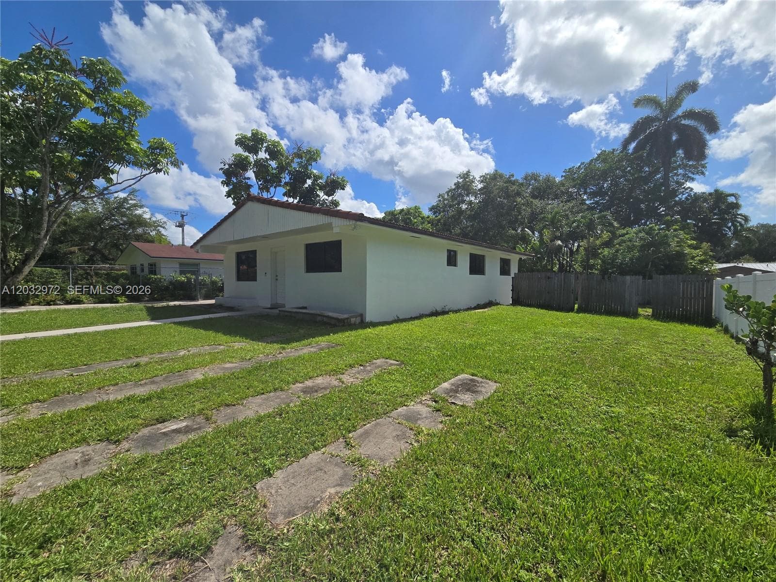 13100 NE 3rd Ct # 1, North Miami FL 33161 — 3