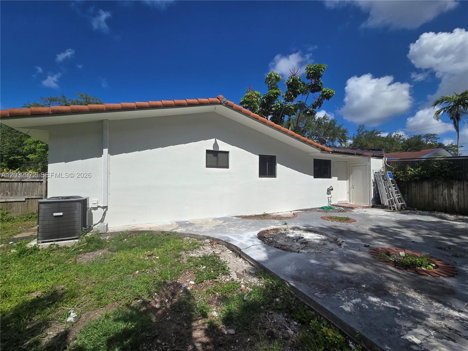 13100 NE 3rd Ct # 1, North Miami FL 33161 — 4