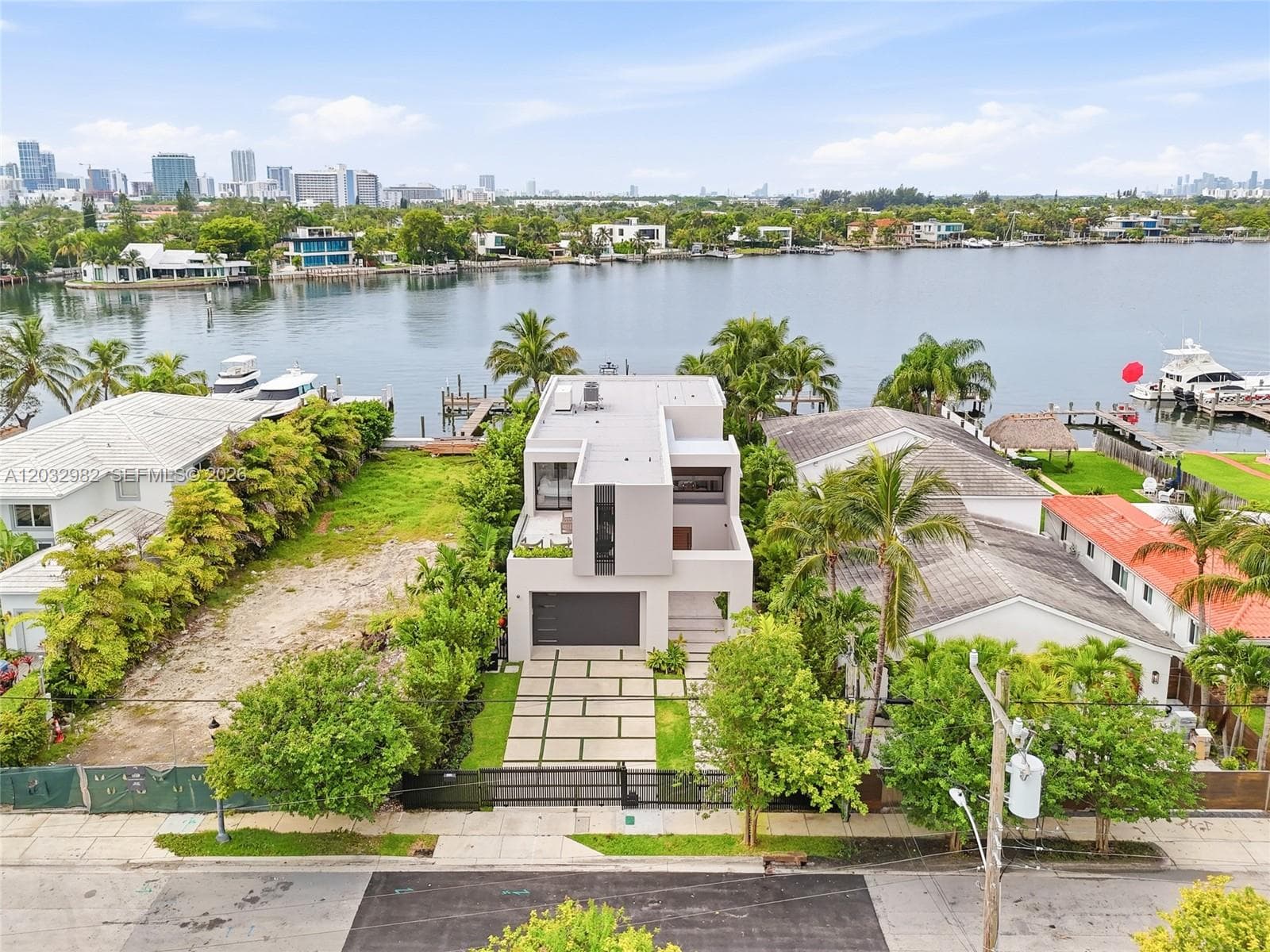 1050 Stillwater Dr, Miami Beach FL 33141 — 3