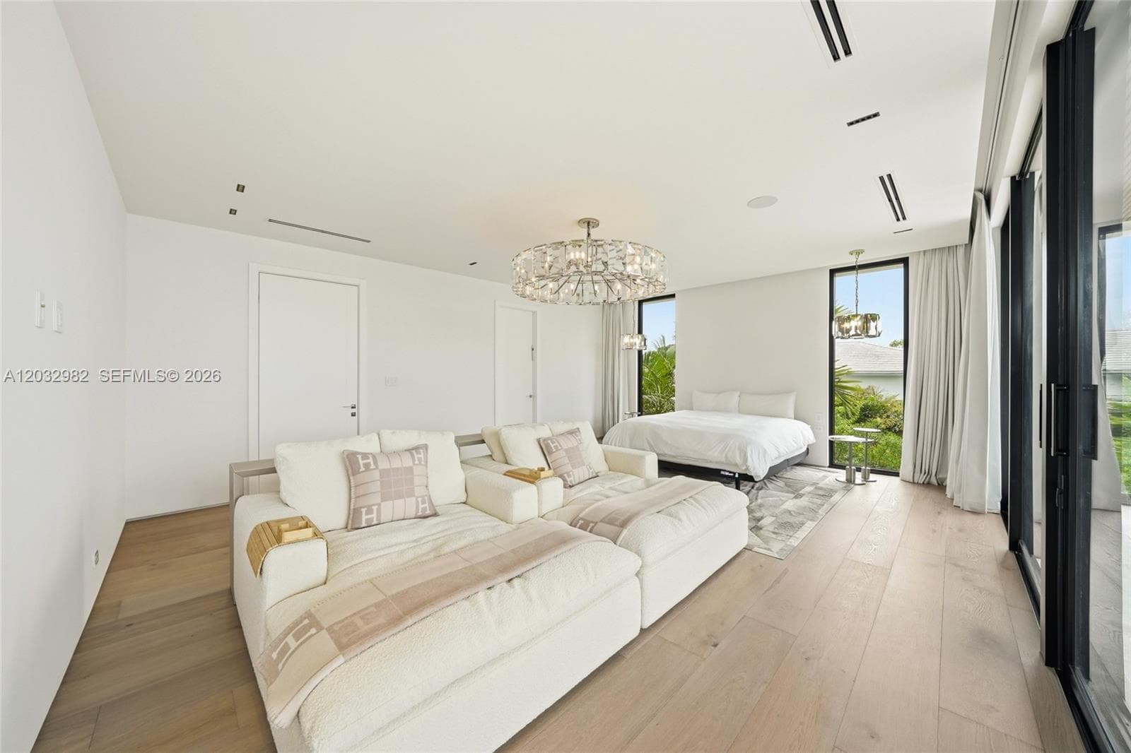 1050 Stillwater Dr, Miami Beach FL 33141 — 34