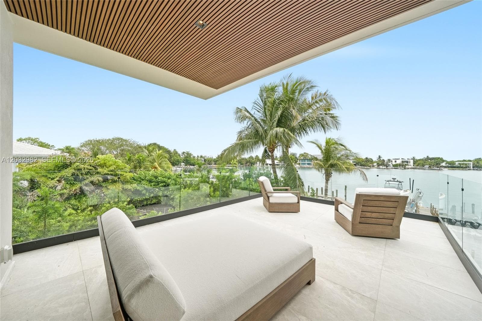 1050 Stillwater Dr, Miami Beach FL 33141 — 41