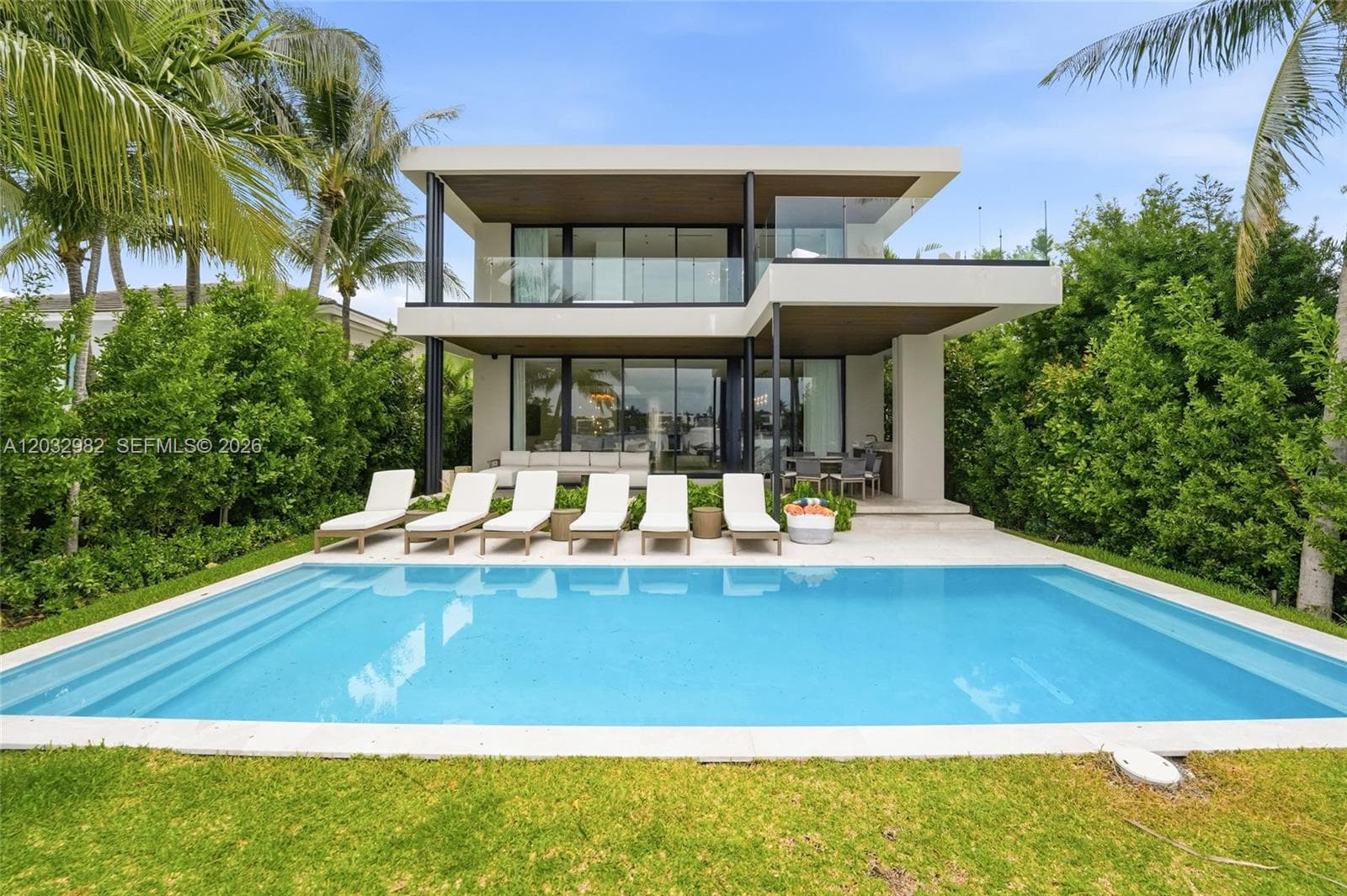 1050 Stillwater Dr, Miami Beach FL 33141 — 15