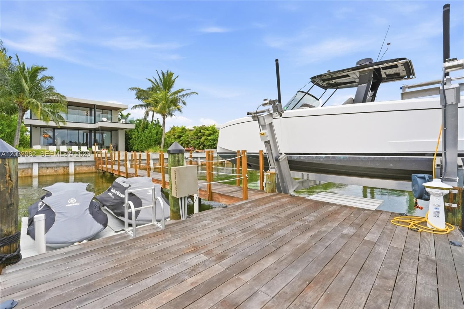 1050 Stillwater Dr, Miami Beach FL 33141 — 31