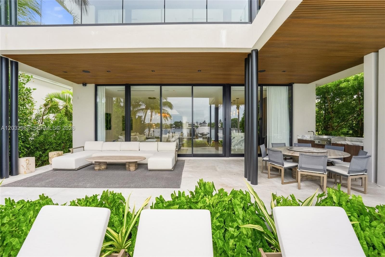 1050 Stillwater Dr, Miami Beach FL 33141 — 25