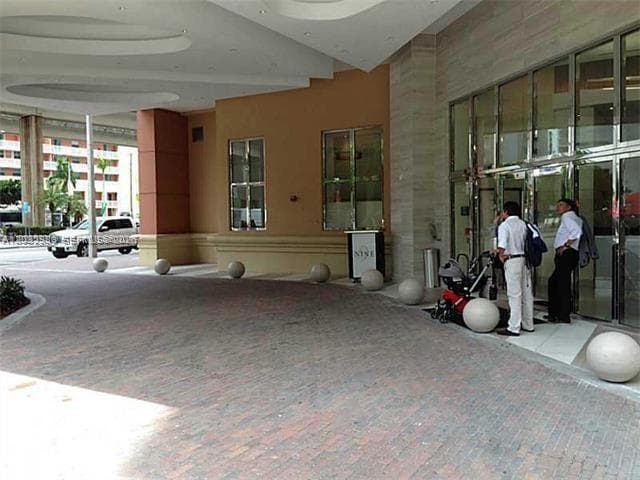 999 SW 1st Ave # 3115, Miami FL 33130 — 20