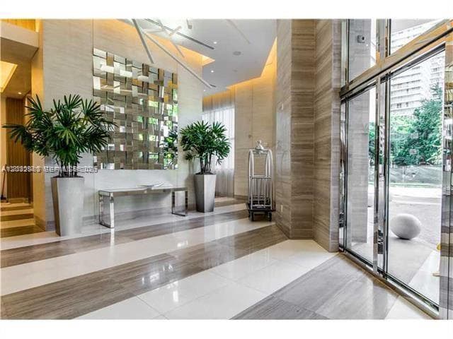 999 SW 1st Ave # 3115, Miami FL 33130 — 24