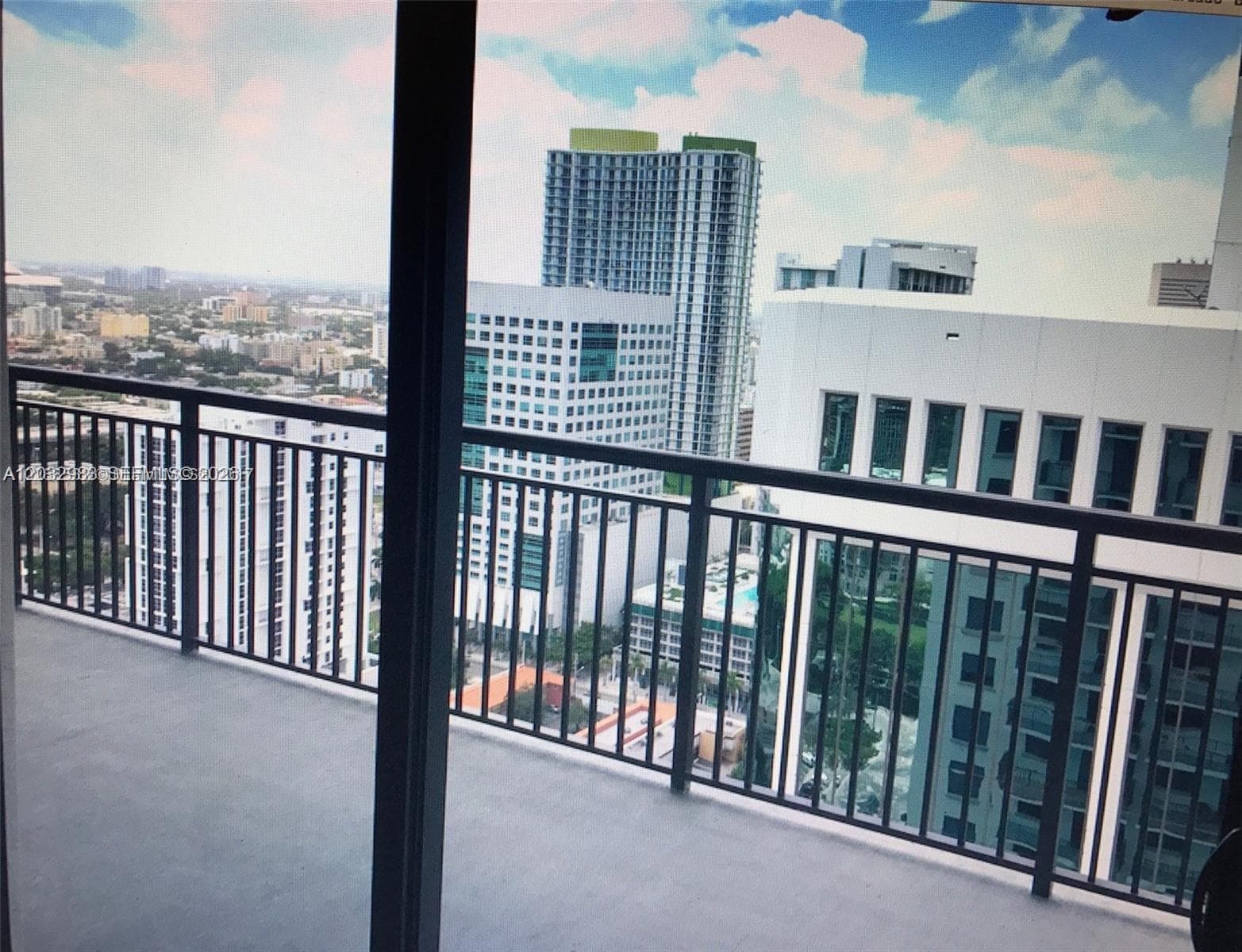 999 SW 1st Ave # 3115, Miami FL 33130 — 33