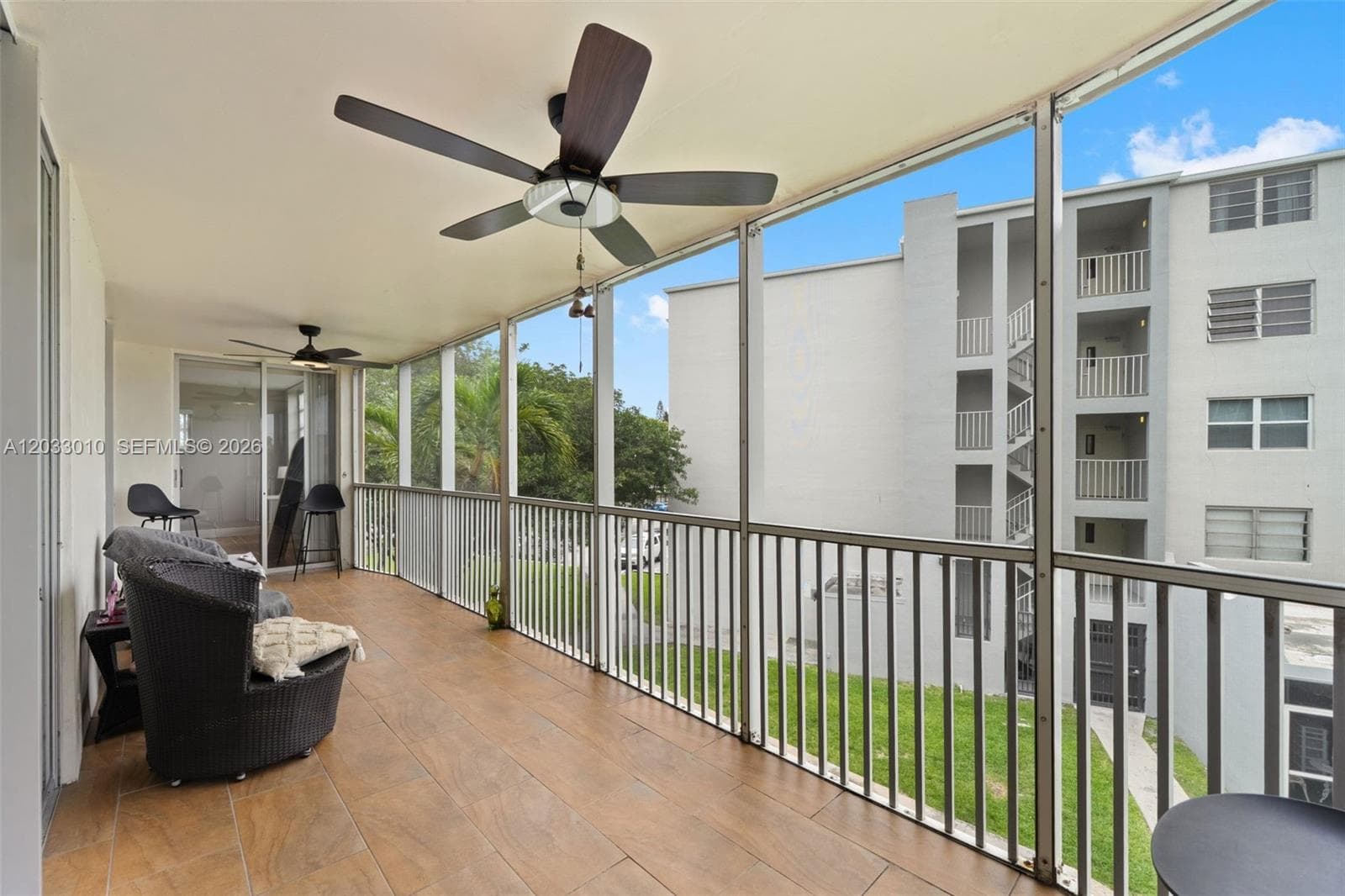 1690 NE 191st St # 1, Miami FL 33179 — 23