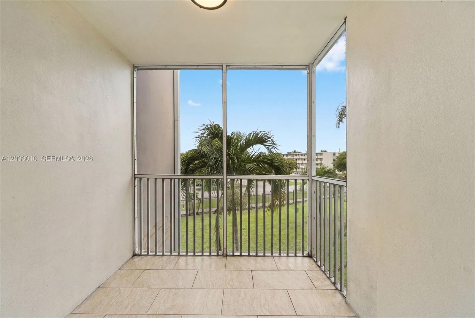 1690 NE 191st St # 1, Miami FL 33179 — 26
