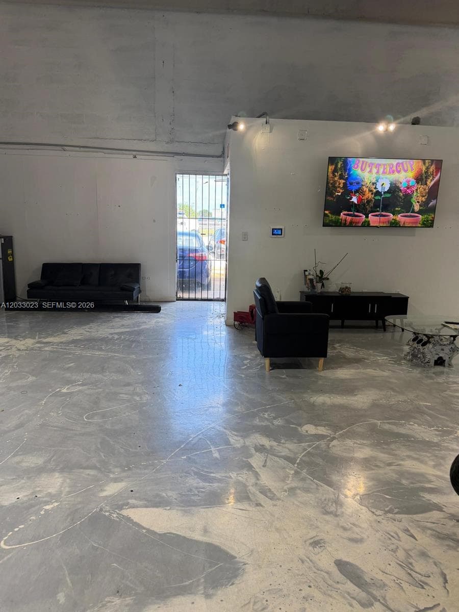 6900 NW 72 Avenue, Miami FL 33166 — 13
