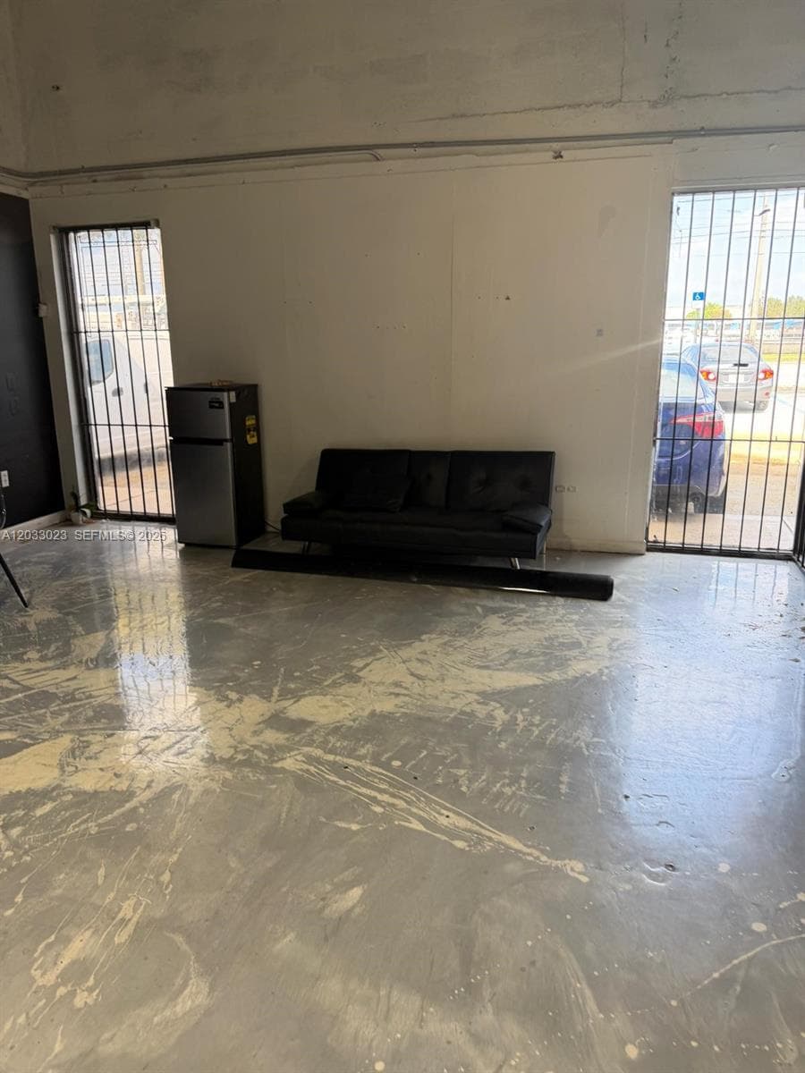 6900 NW 72 Avenue, Miami FL 33166 — 15